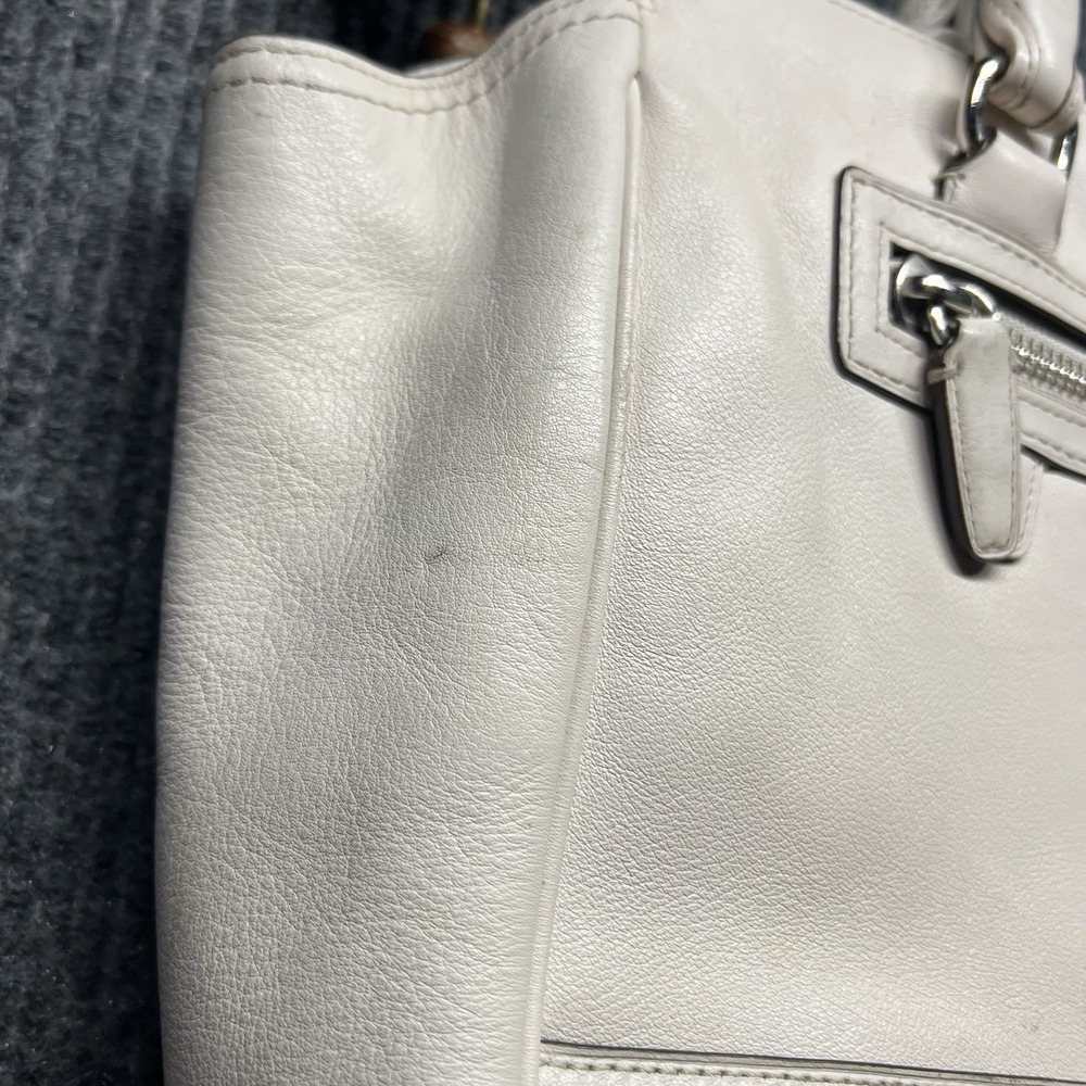 Coach Legacy Leather Medium Handbag Purse White 19890 - Picture 6 of 12